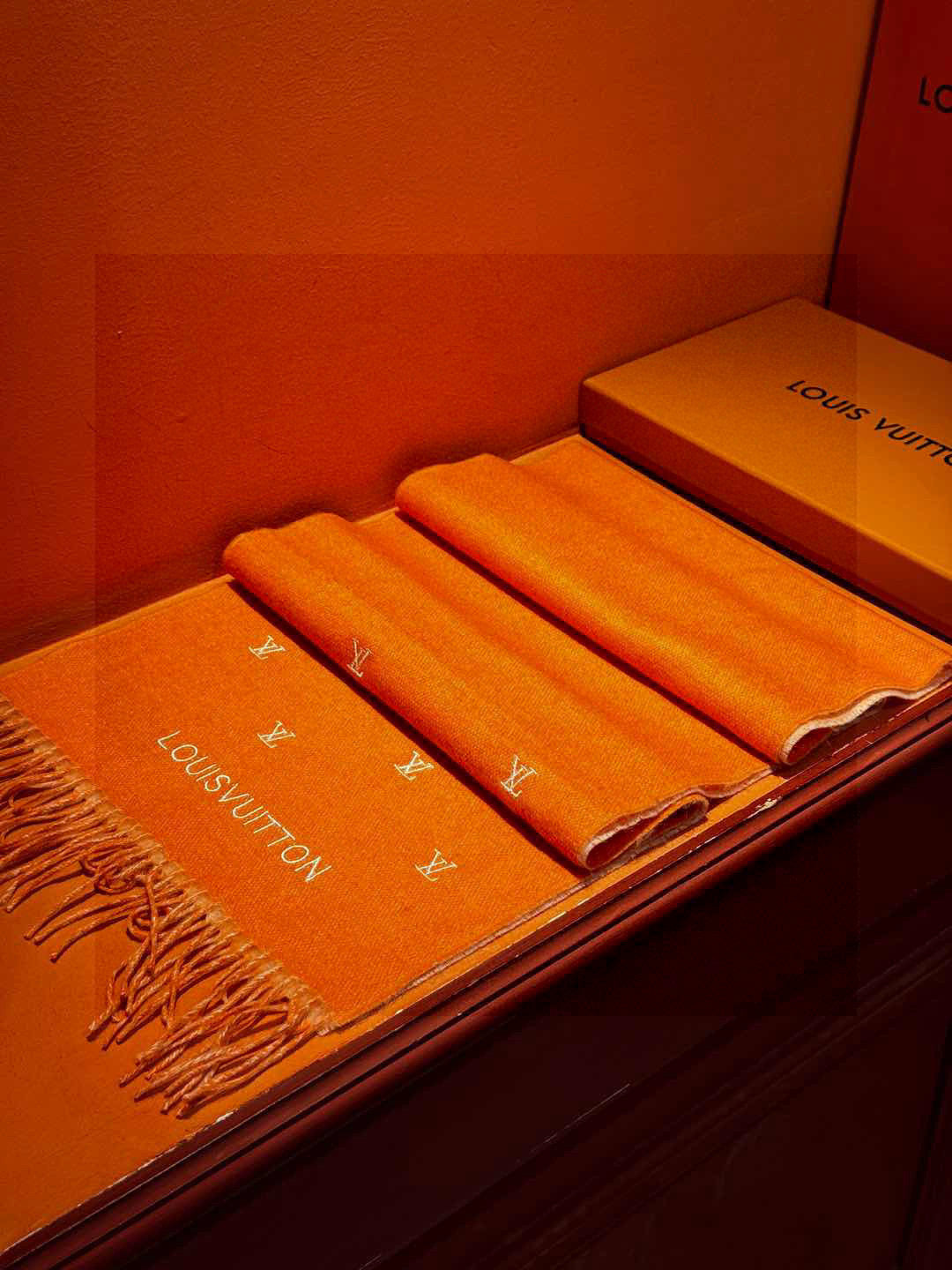 LV SCARF 180 CM IN CASHMERE 730569