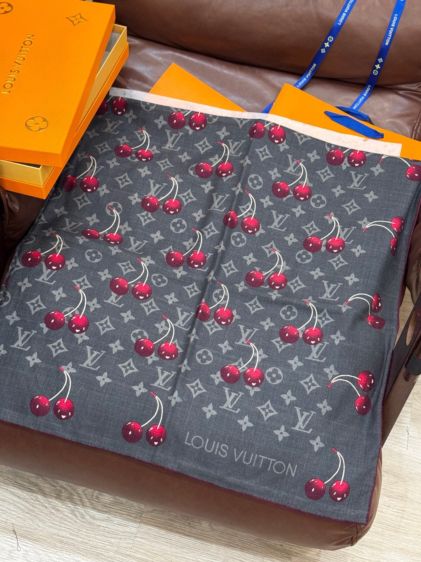 LV SCARF 140 CM IN SILK-CASHMERE BLEND 737268
