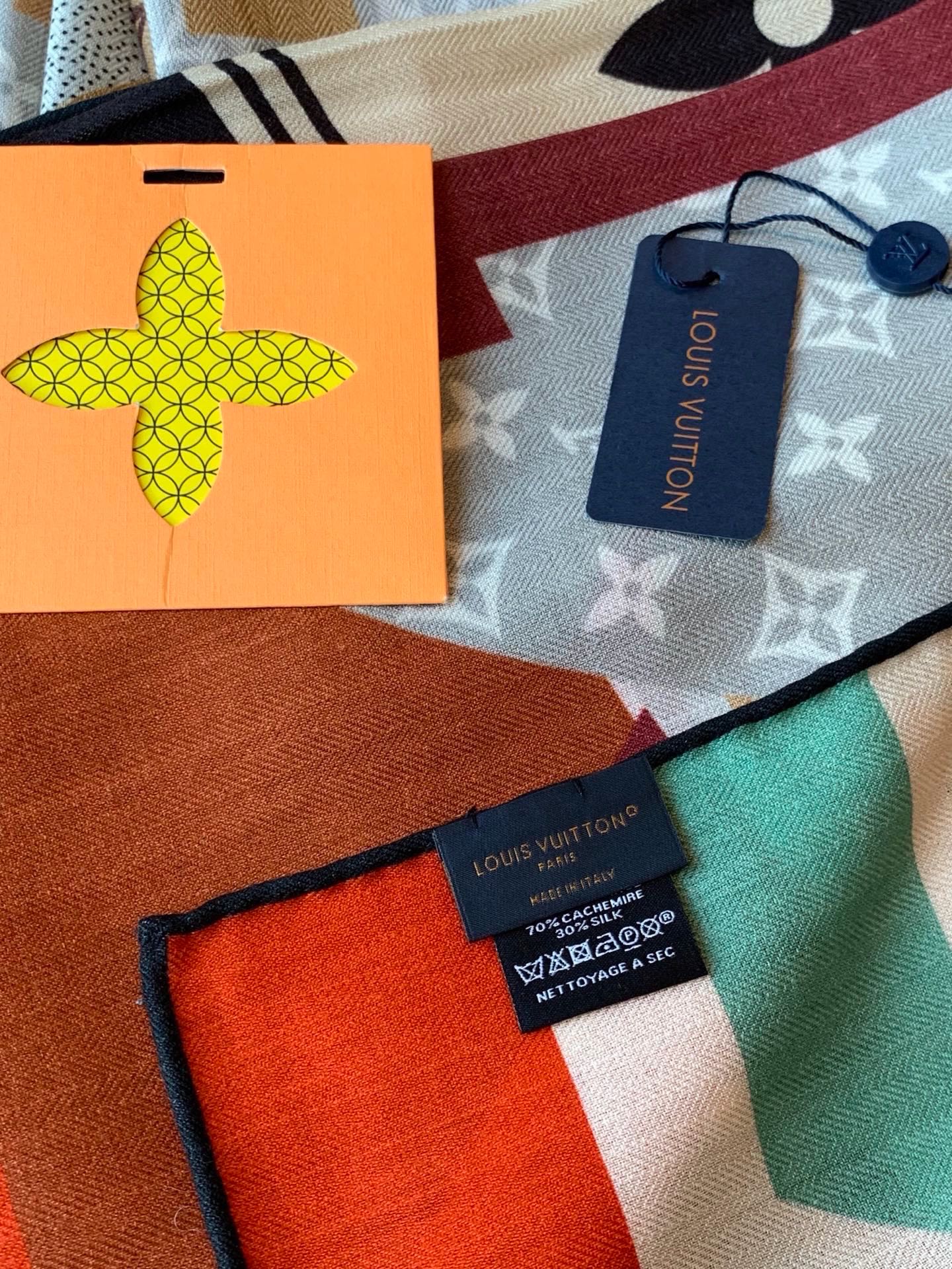 LV 26S SCARF 135 IN CASHMERE AND SILK 320861