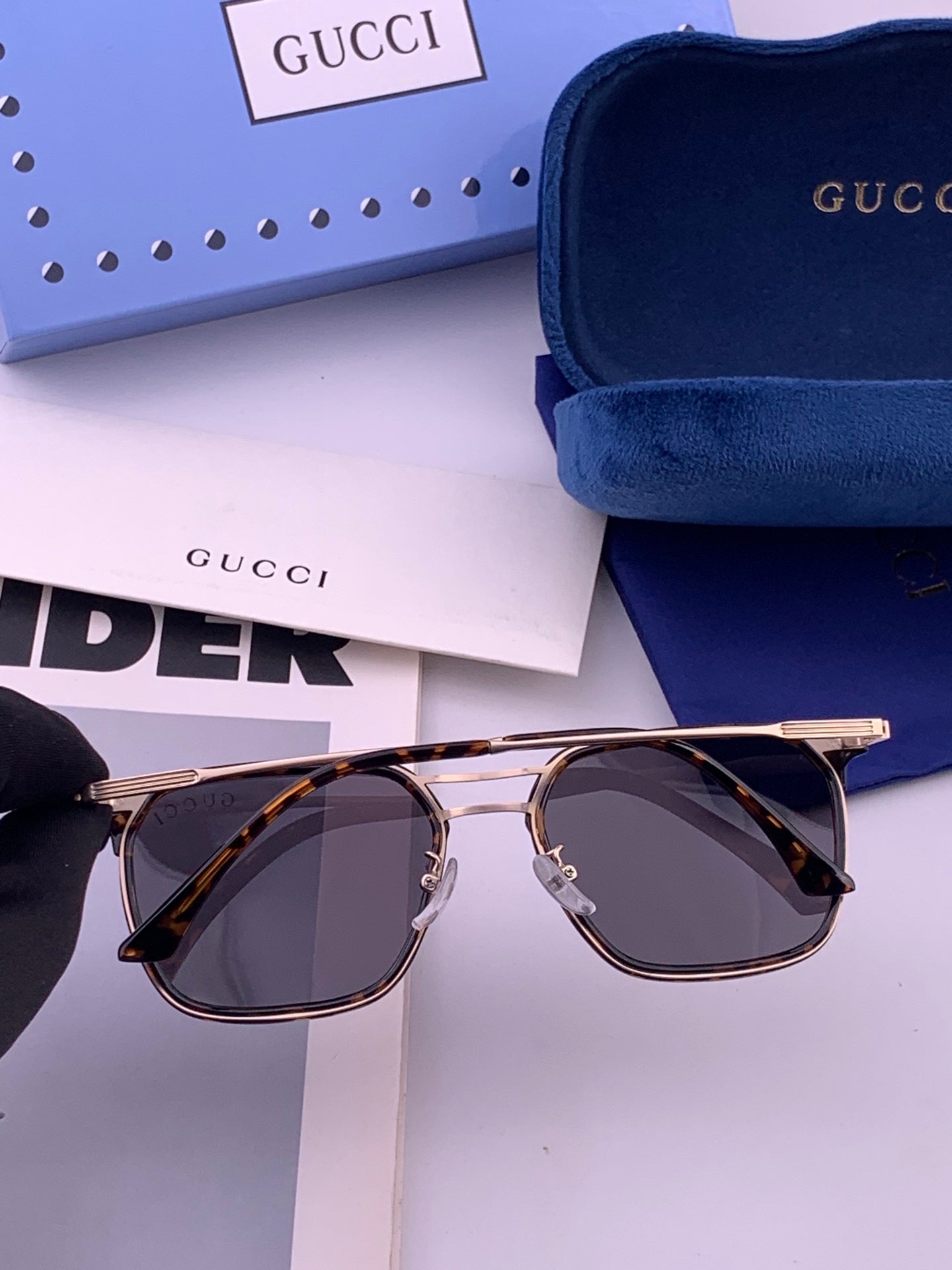GUCCI 26S SQUARE FRAME IN METAL 422539