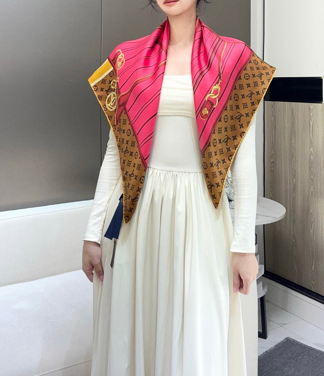 LV SCARF 90 CM IN SILK 737303