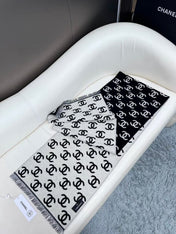 CHANEL 25S SCARF 180 IN CASHMERE WOOL 733942