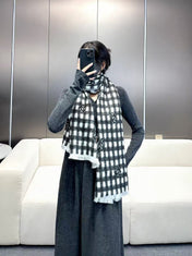 CHANEL 25S SCARF 190 IN CASHMERE 880365