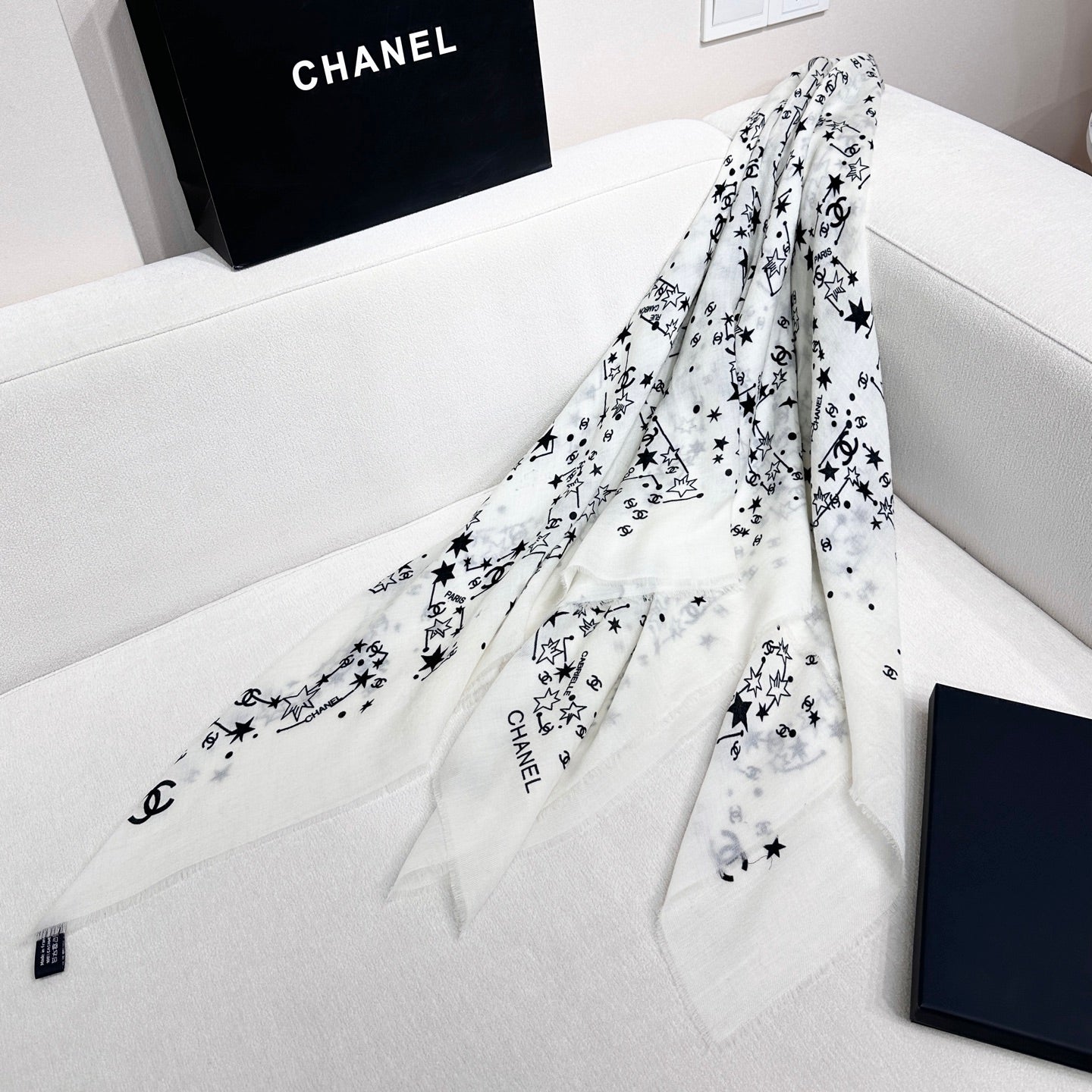CHANEL 26S SCARF 140 IN SILK 309773