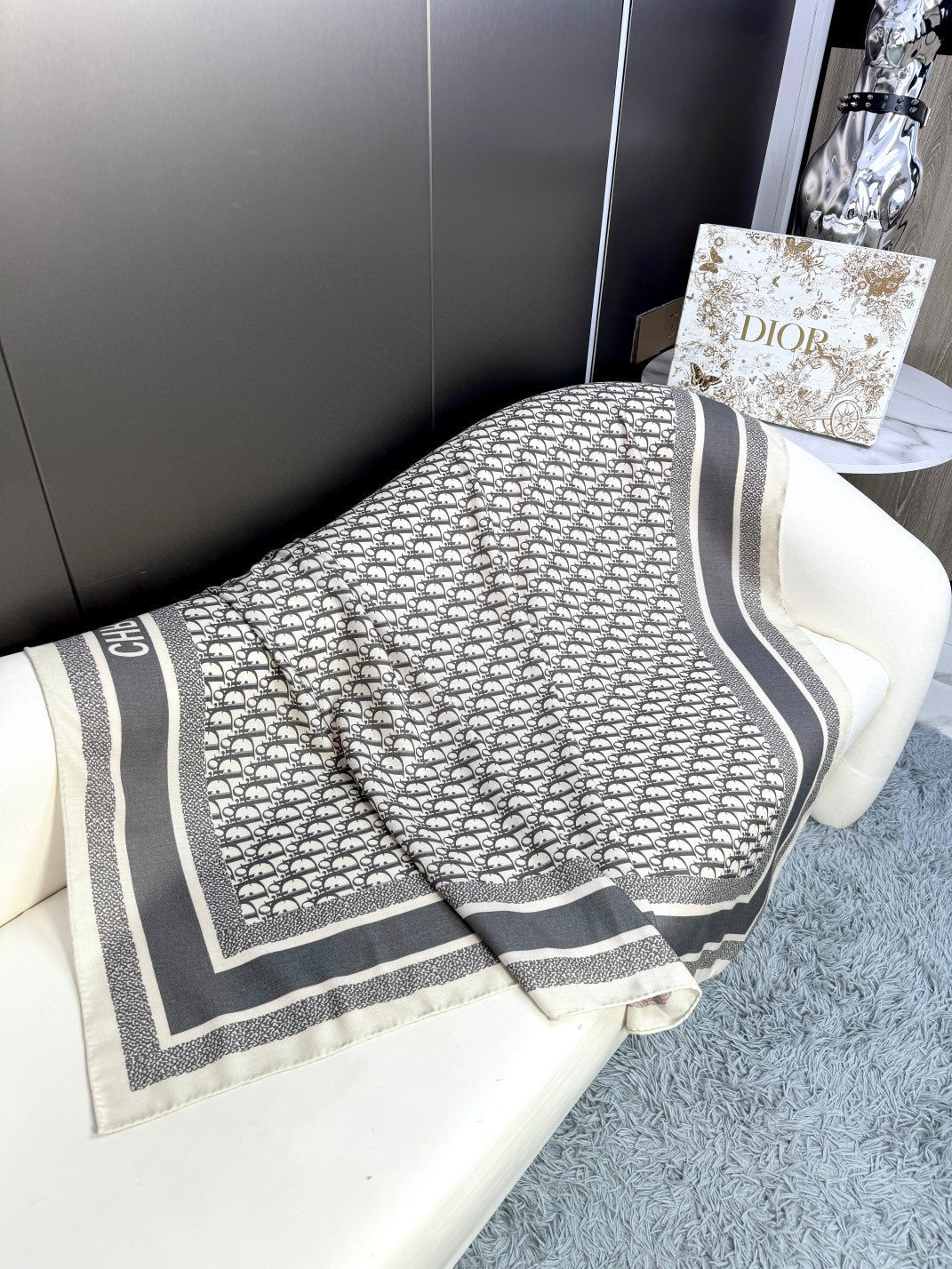 DIOR 26S SCARF 140CM IN CASHMERE SILK 304568