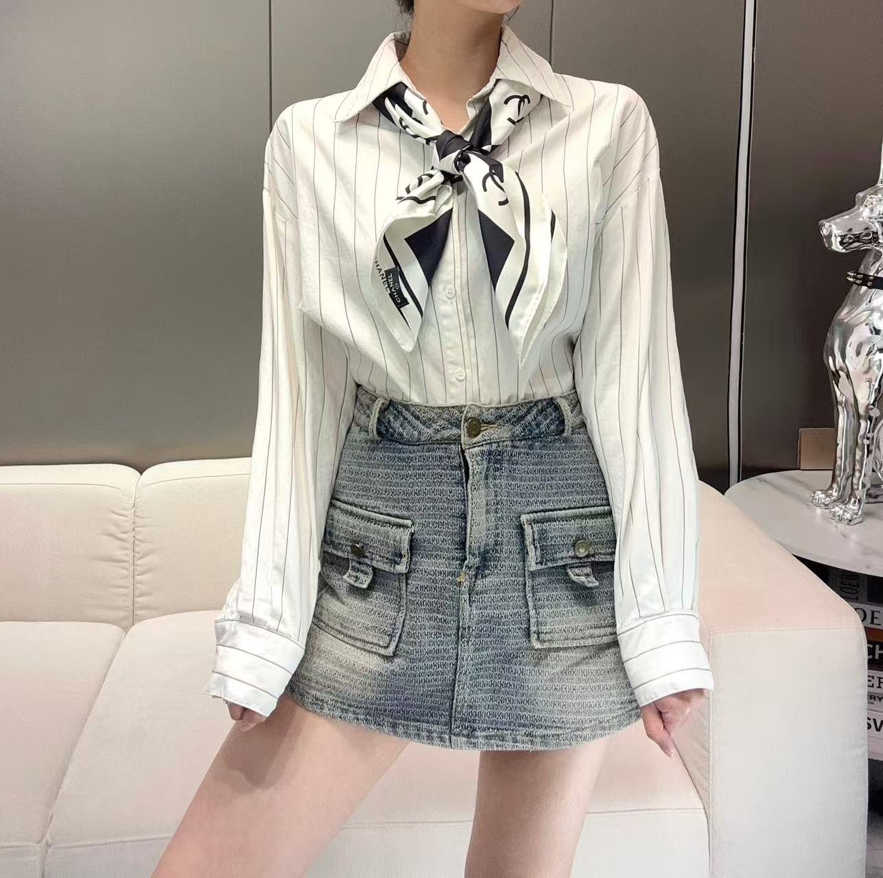 CHANEL 26S SCARF 90 IN SILK 290668