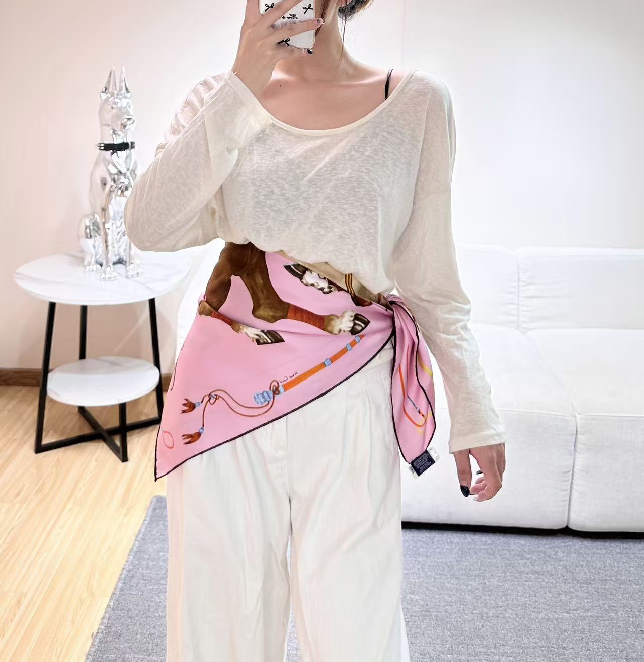 HERMES 26S SCARF 90 IN SILK 303191