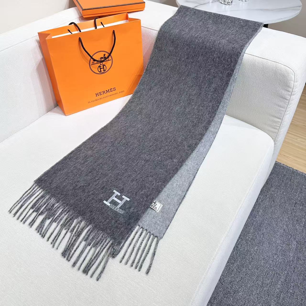 HERMES 26S SCARF 190 IN CASHMERE WOOL BLEND 492377
