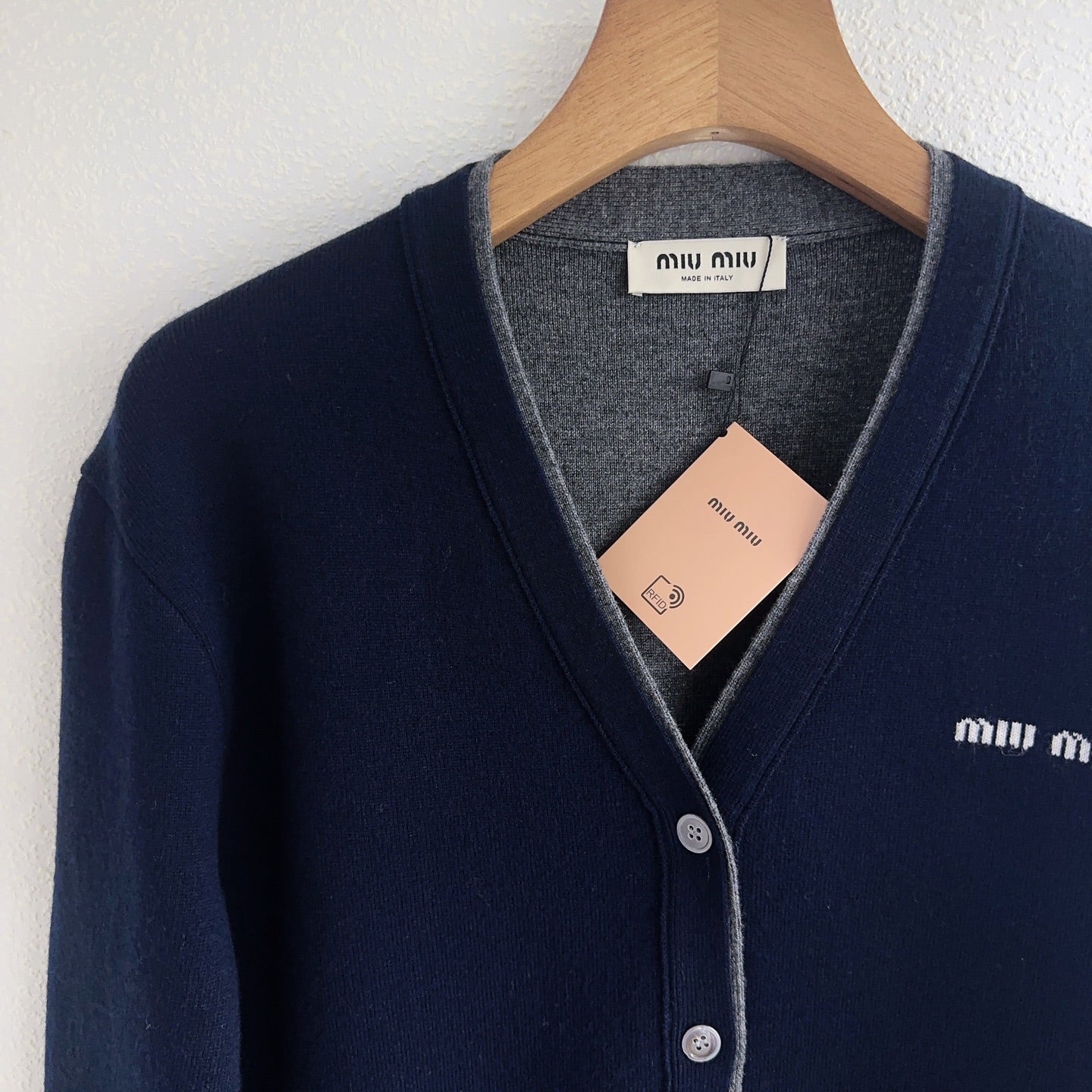 MIUMIU CARDIGAN STYLE 622