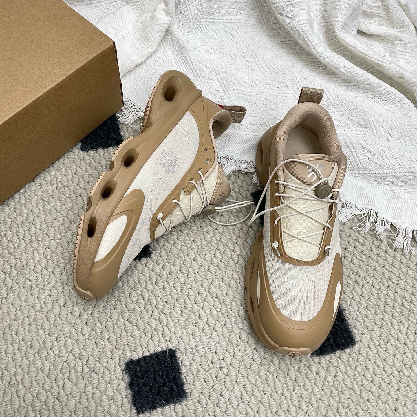 LOEWE 26S CLOUDSOLO SNEAKERS IN BROWN AND BEIGE RECYCLED POLYESTER