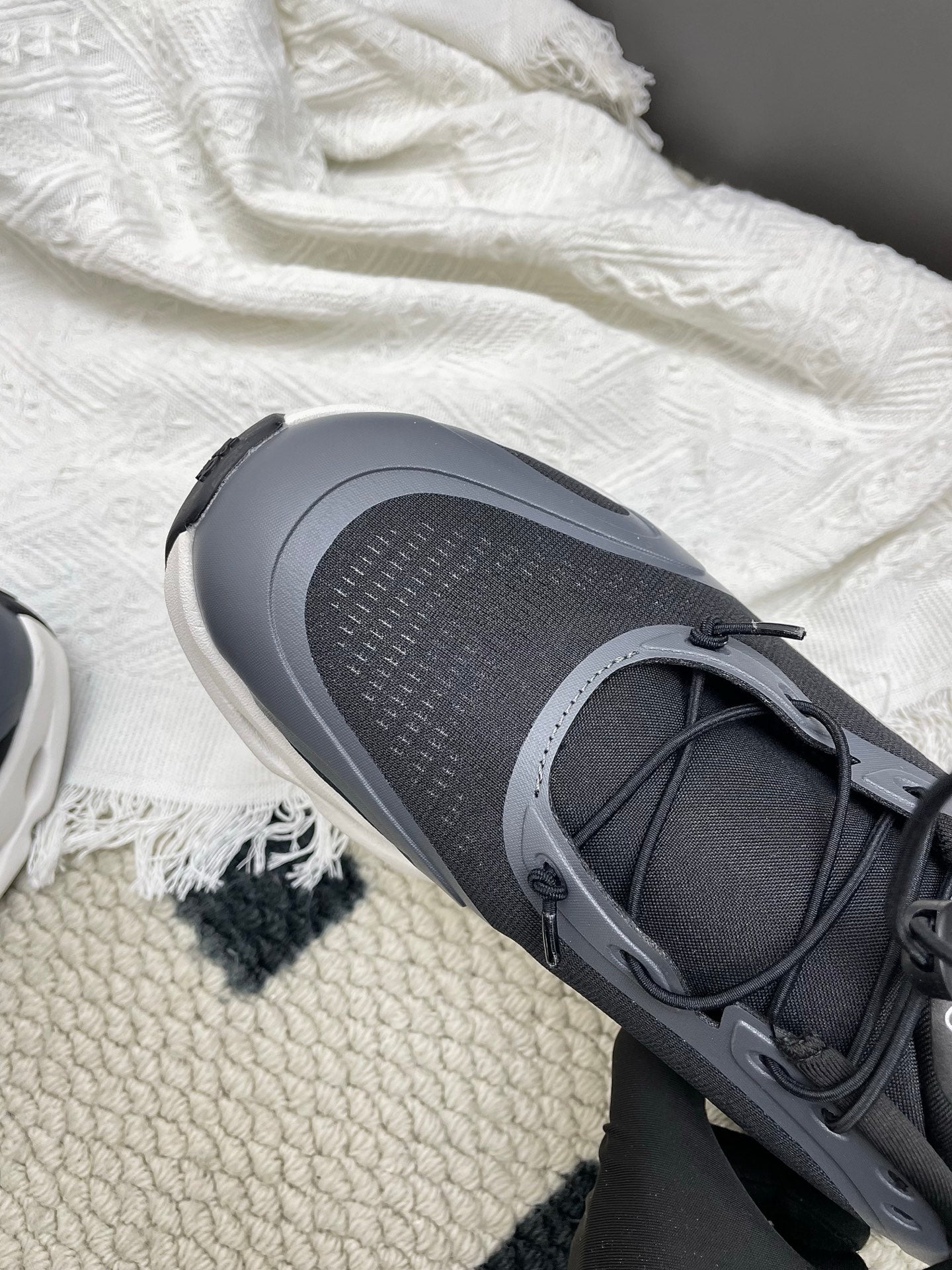 LOEWE 26S CLOUDSOLO SNEAKERS IN BLACK AND WHITE RECYCLED POLYESTER