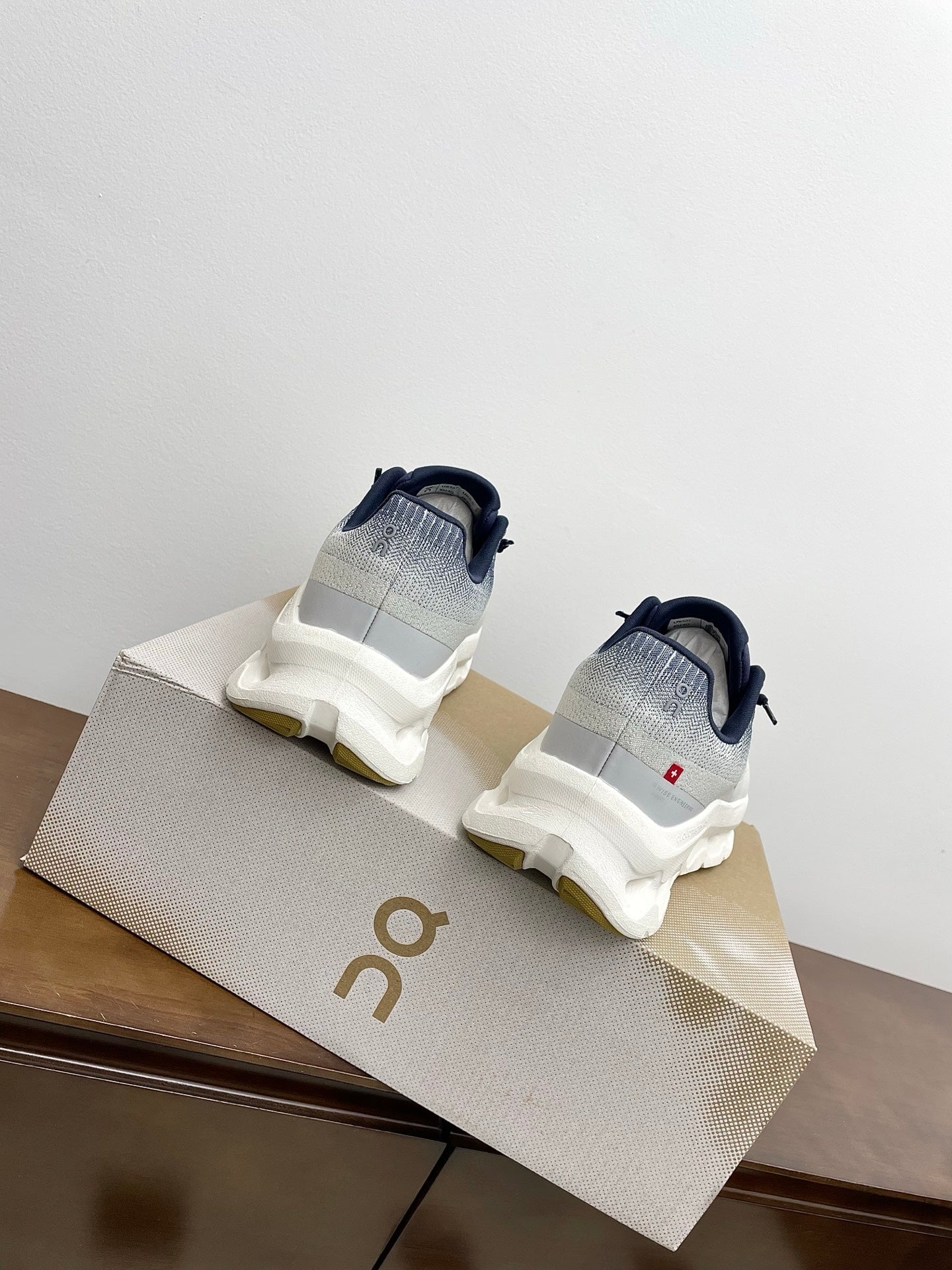 LOEWE 26S CLOUDTILT SNEAKER IN DARK BLUE IVORY RECYCLED POLYESTER