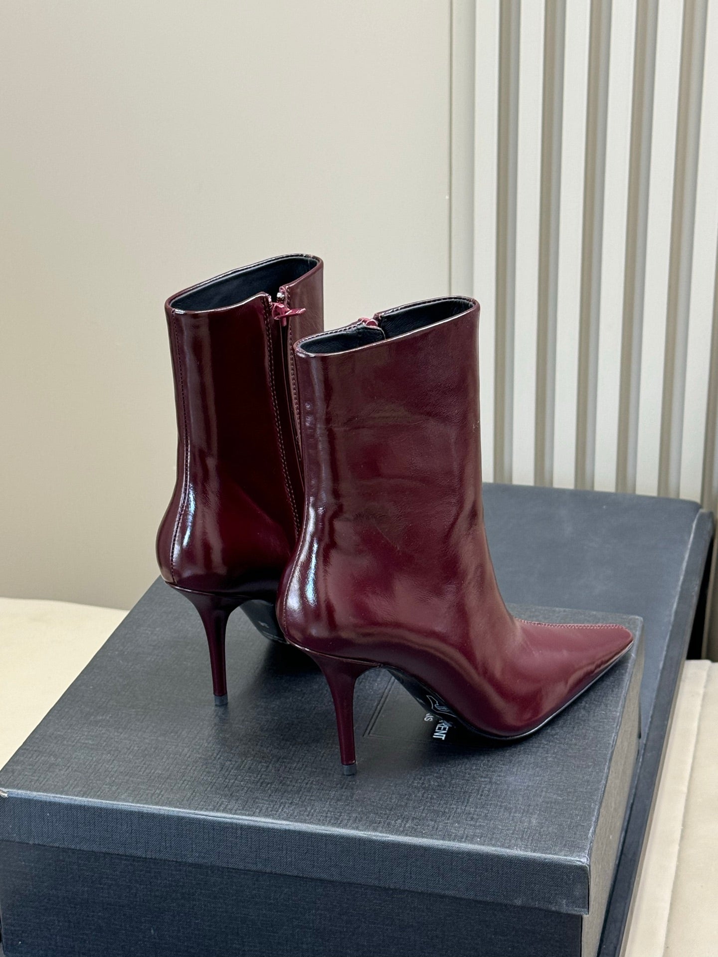 YSL 26S ZIPPERED HEELED BOOTS IN DARK RED SHINY CALFSKIN