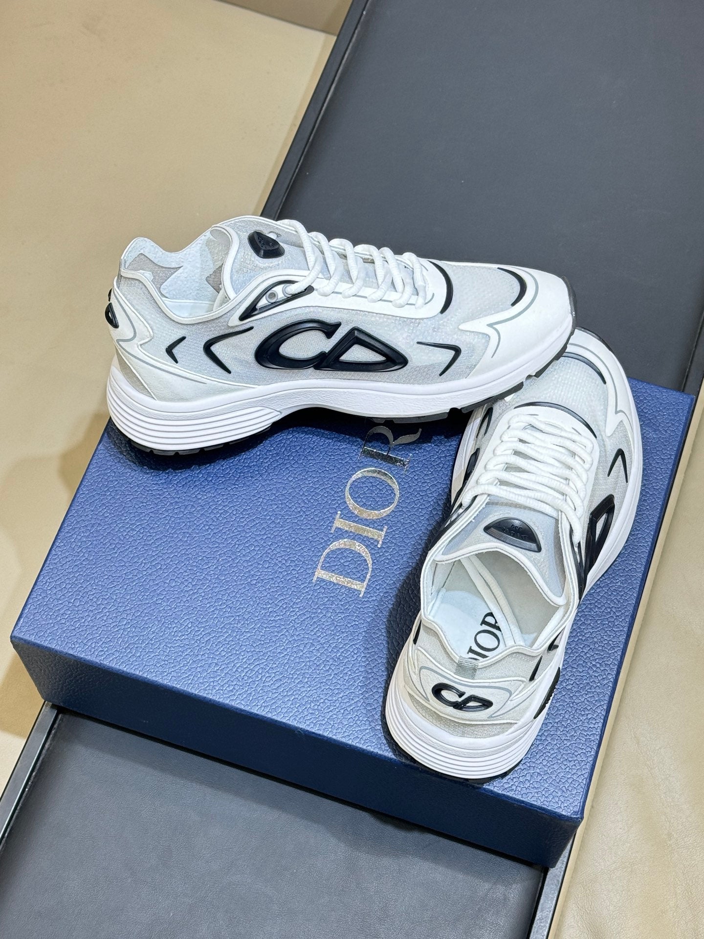 DIOR 26S B30 COUNTDOWN TECH SNEAKER IN WHITE TECHNICAL FABRIC AND SUEDE