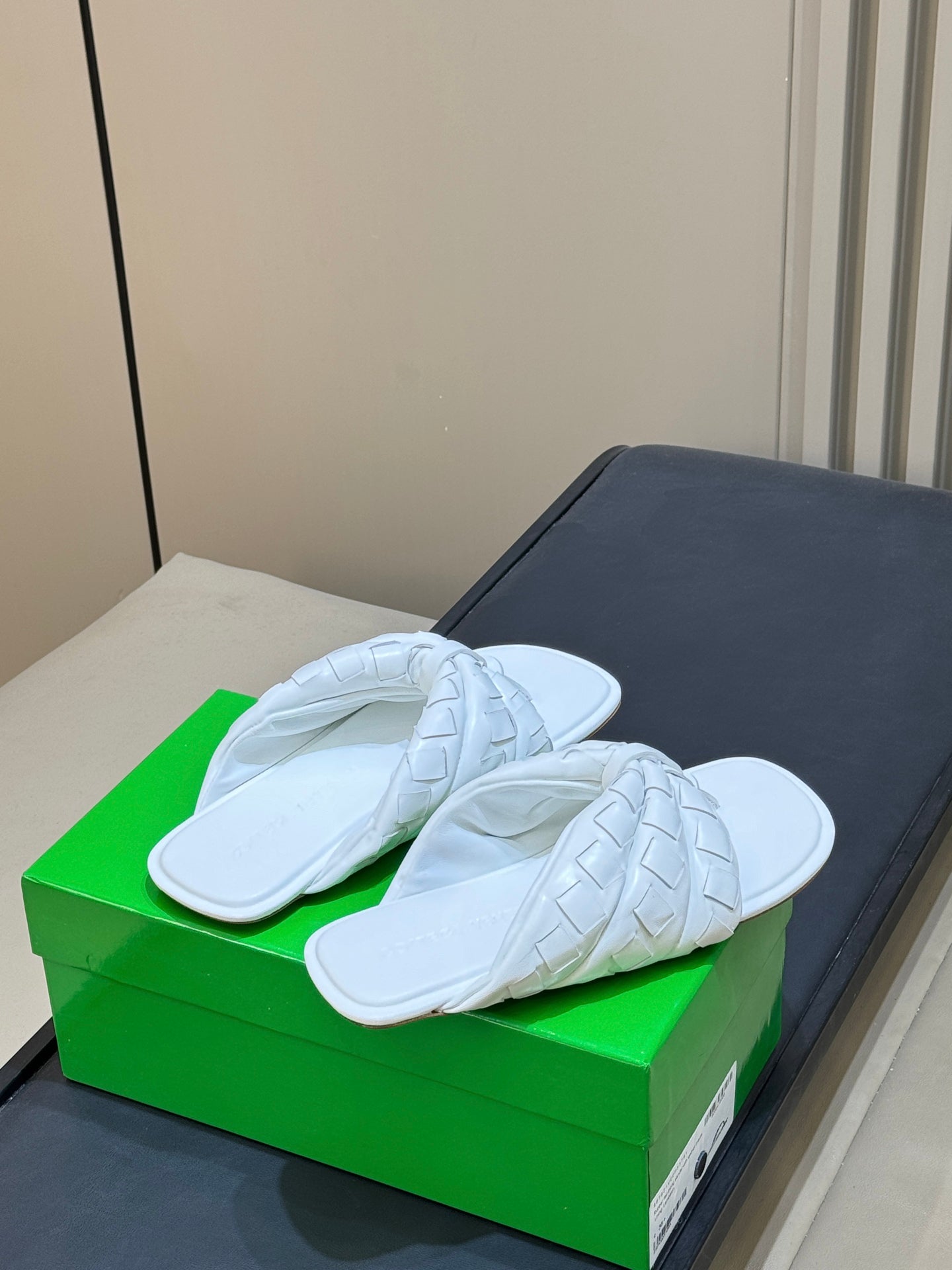 BOTTEGA VENETA 26S THONG SANDALS IN WHITE LAMBSKIN