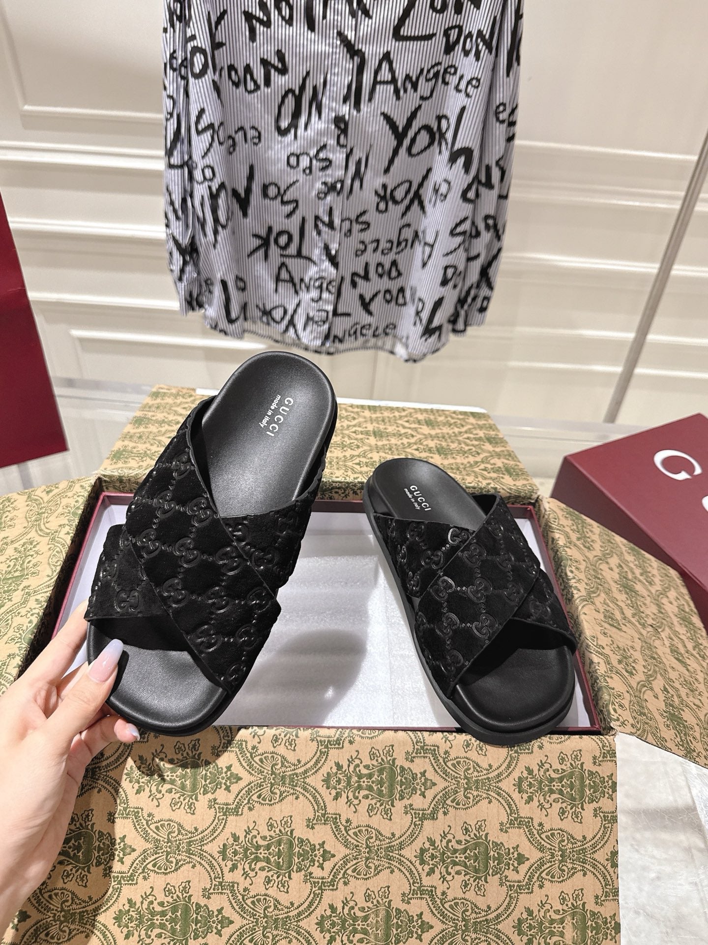 GG SLIDES IN BLACK SUEDE WITH EMBOSSED LOGO STYLE 6
