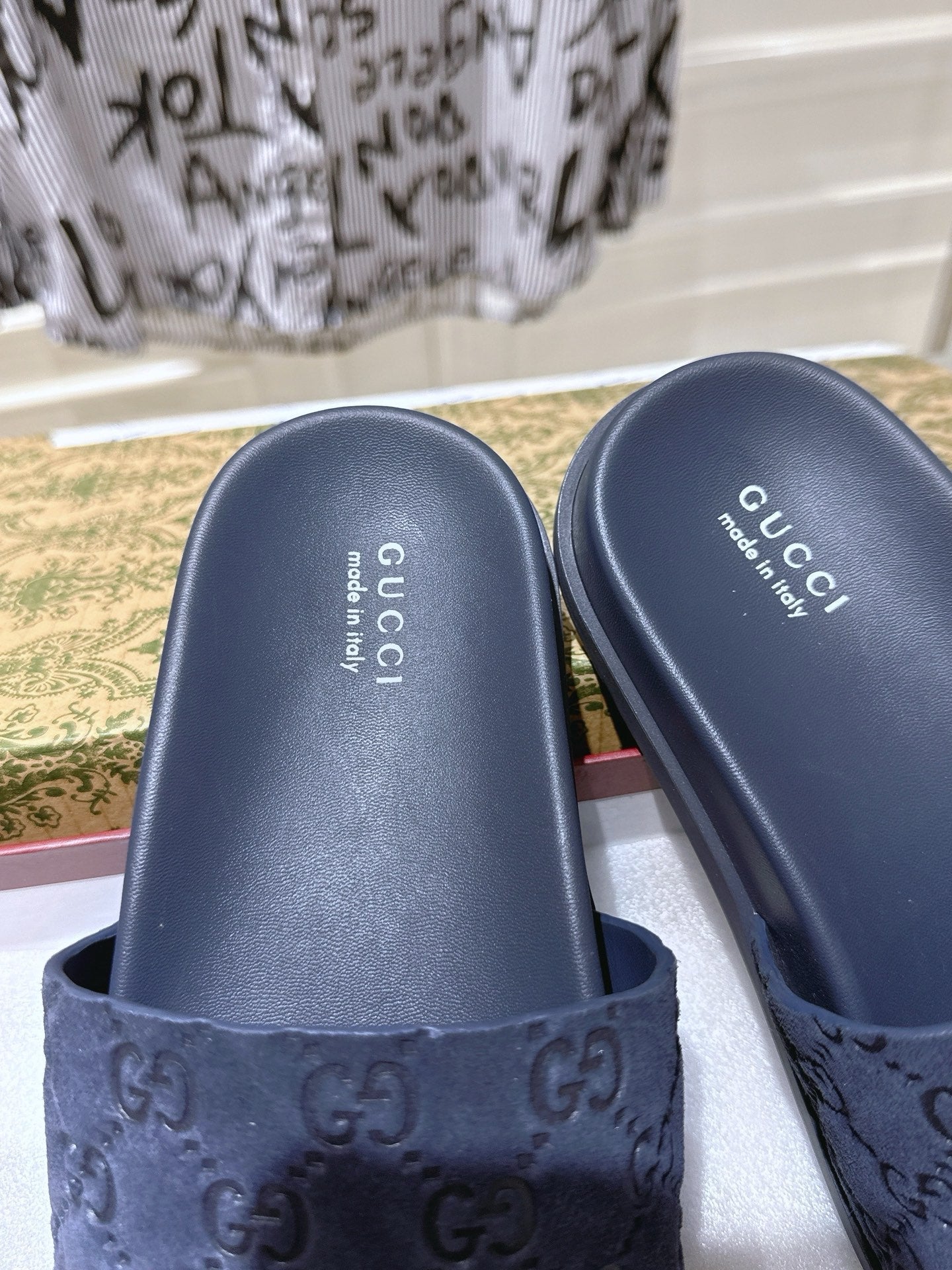 GG SLIDES IN NAVY BLUE SUEDE WITH EMBOSSED LOGO STYLE 4