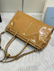 PRADA 25S BONNIE LARGE HANDBAG 38 IN GOLDEN BROWN CALFSKIN GOLD HARDWRE