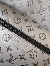 DISCOVERY BACKPACK 38 IN GREY MONOGRAM ECLIPSE CANVAS AND TAURILLON