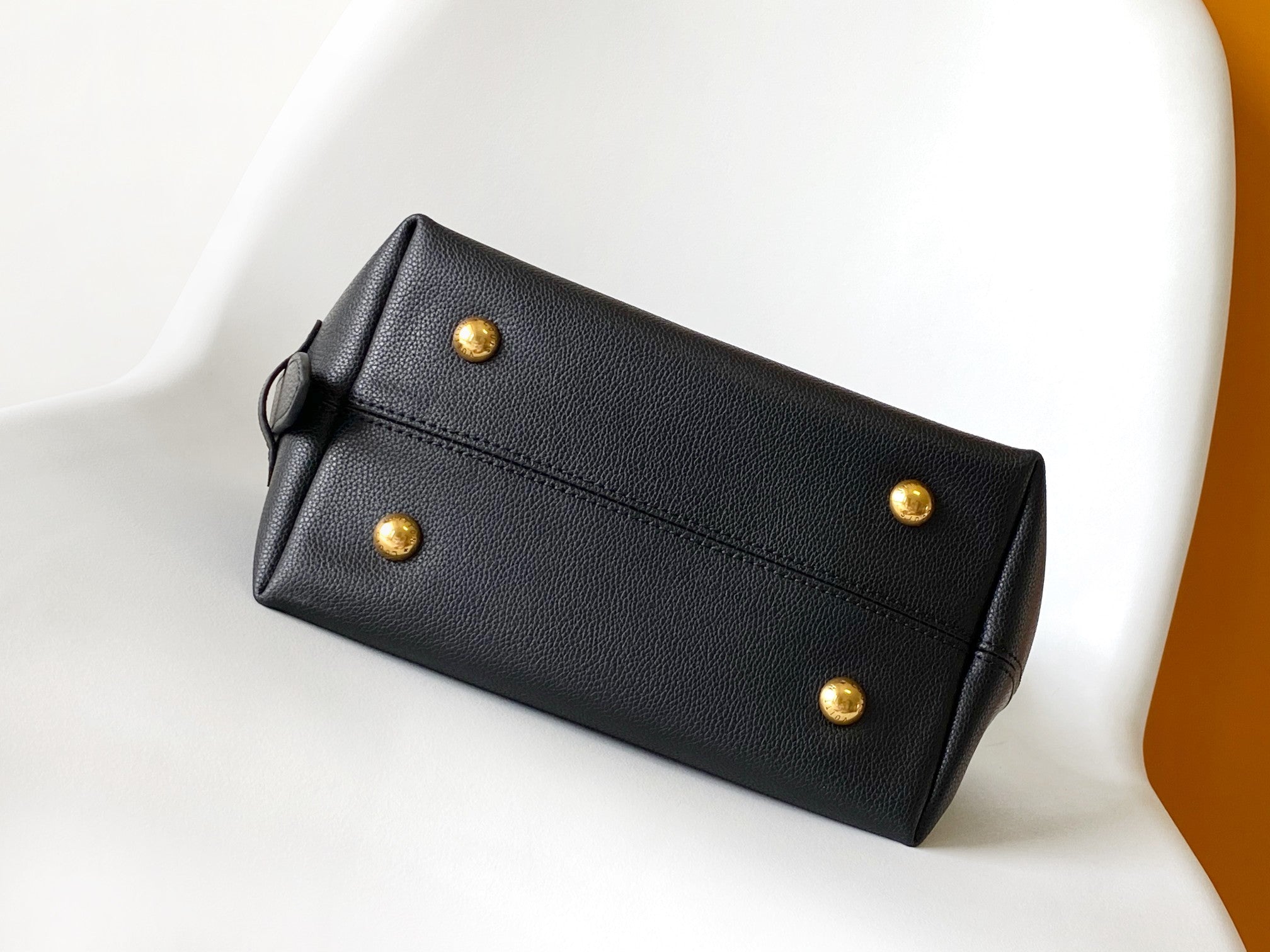 LV 25S LOW KEY HOBO BAG 28 CM IN BLACK CALFSKIN