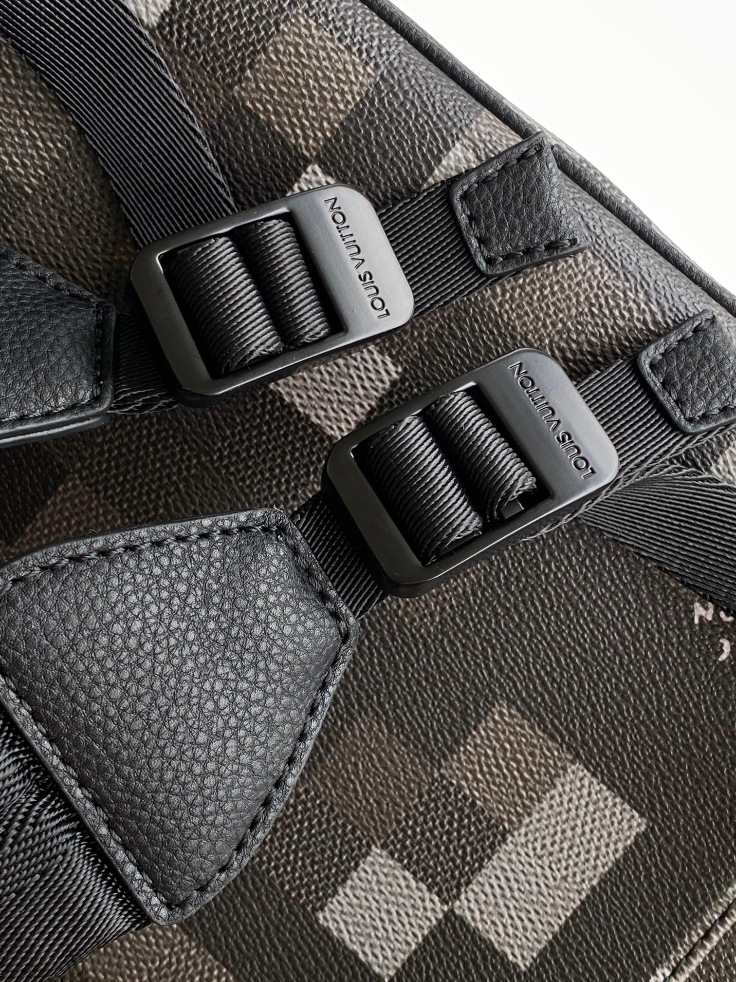 LV 25S CHRISTOPHER BACKPACK 47 IN DAMOFLAGE BLACK CALFSKIN