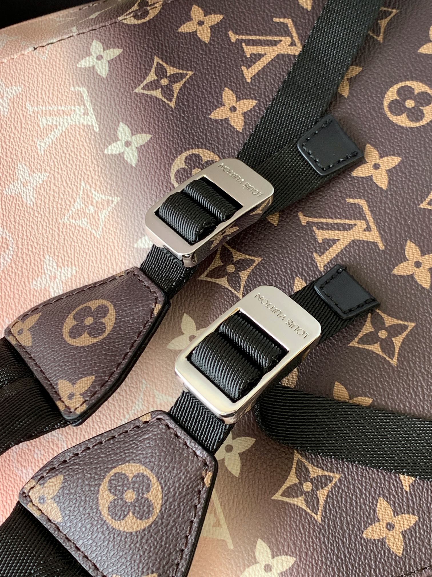 LV 25S CHRISTOPHER BACKPACK 48 IN CORAL RED AND BROWN CALFSKIN