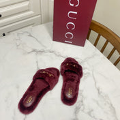 GUCCI 26S HORSEBIT MULES IN DARK RED SHEARLING
