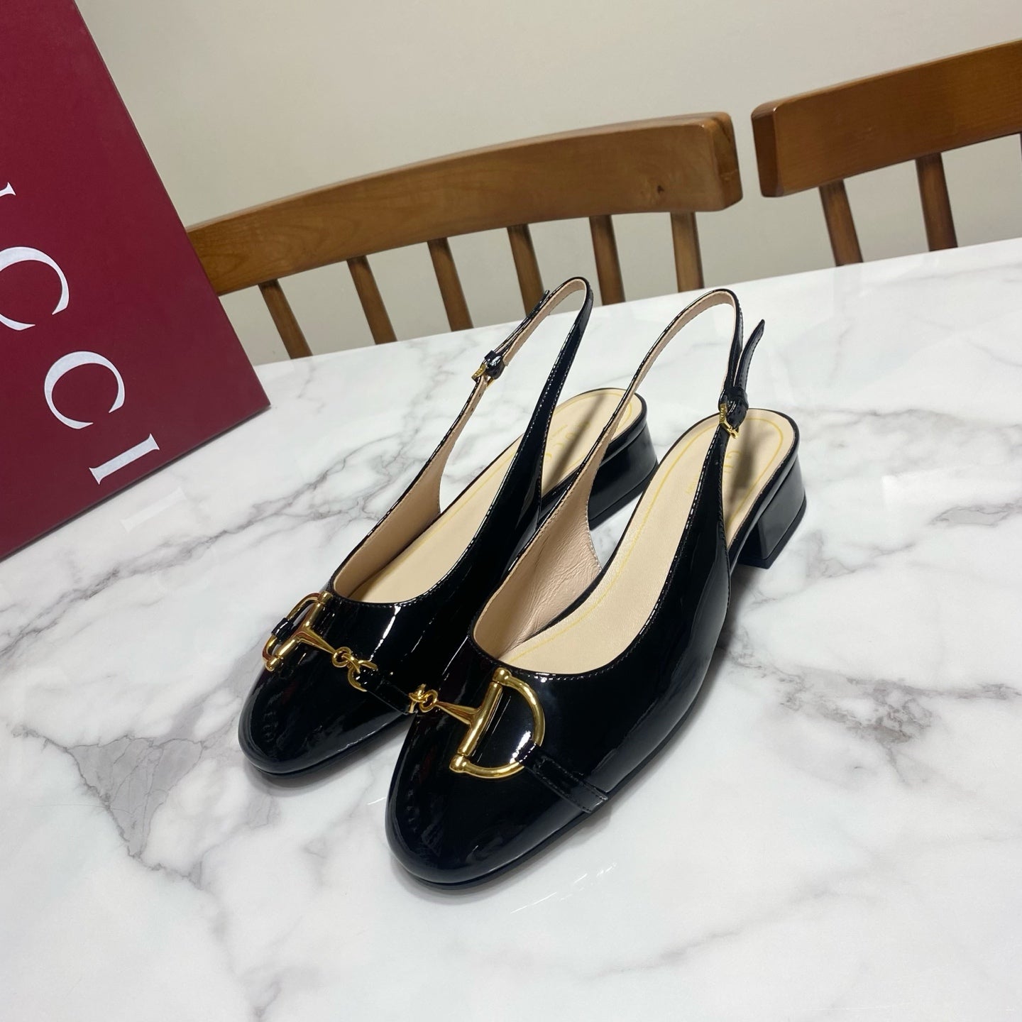 GUCCI 26S SLINGBACK FLATS IN BLACK CALFSKIN