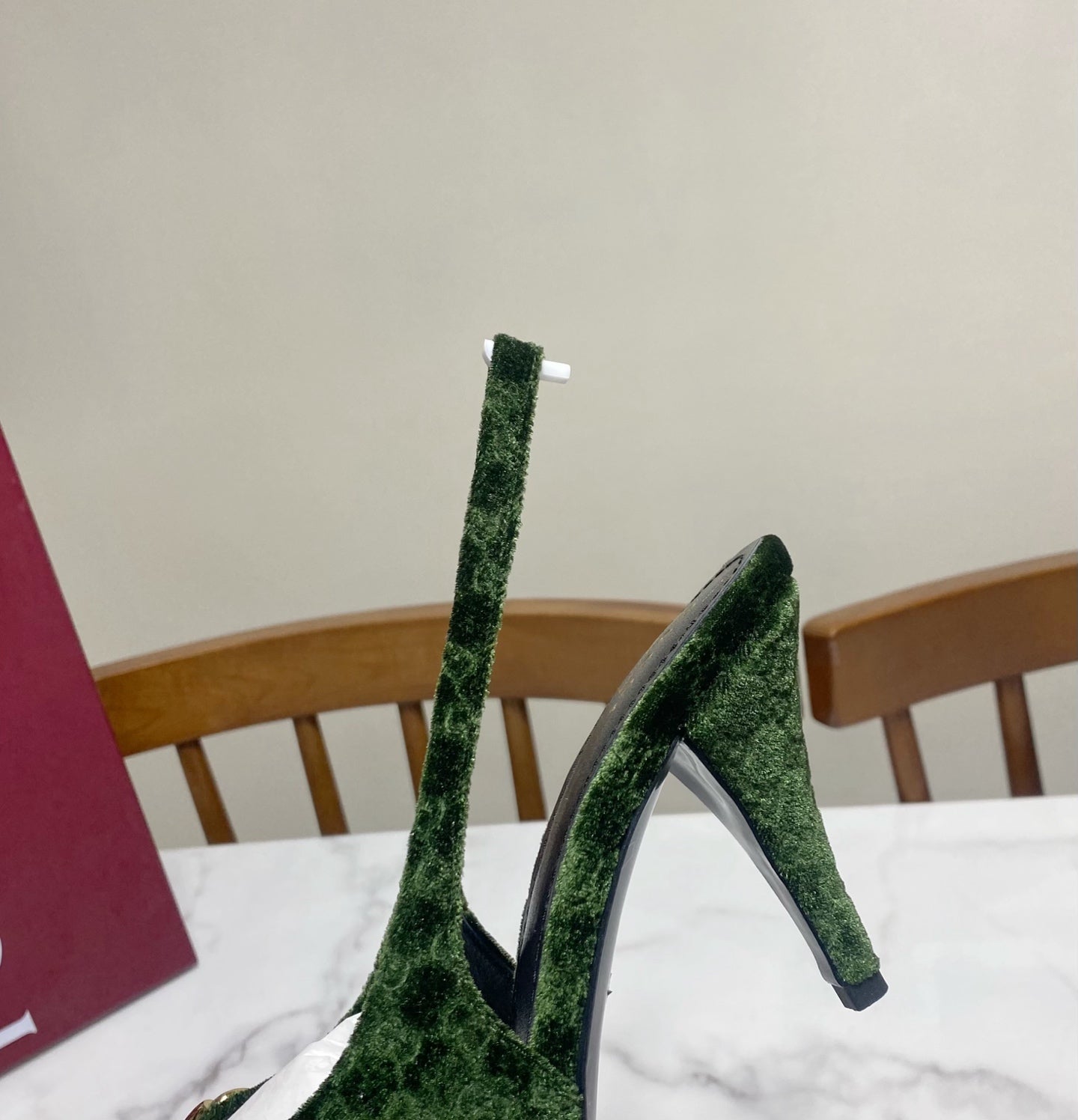 GUCCI 26S SLINGBACK HEELS 85 MM IN DARK GREEN VELVET