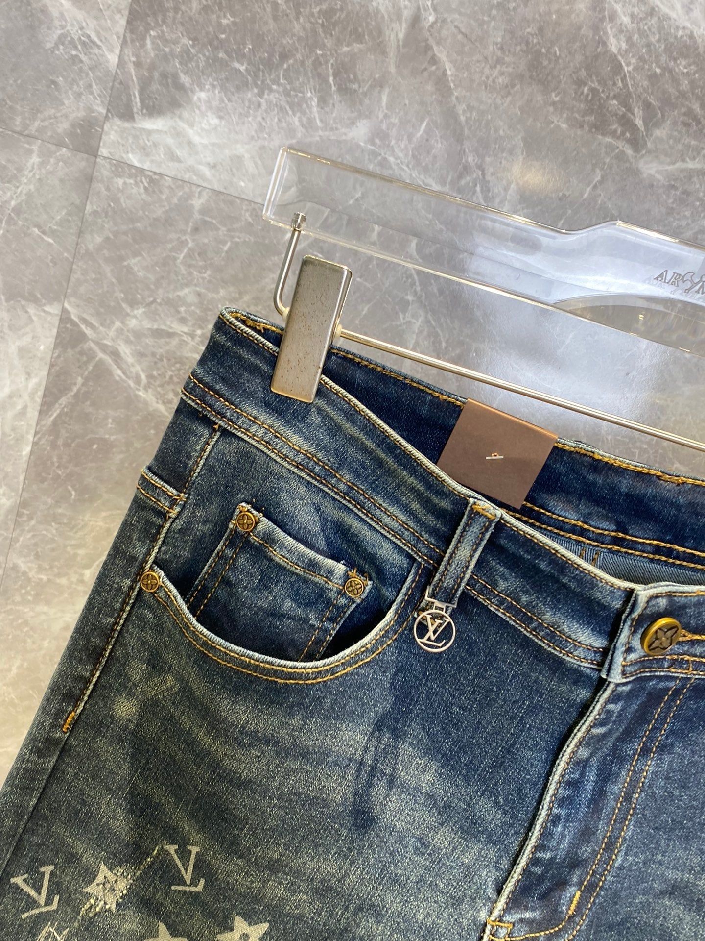 LV BLUE DENIM JEAN 239575