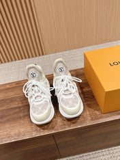 LV ARCHLIGHT SNEAKER IN WHITE CALFSKIN AND CAMEL BEIGE MONOGRAM DENIM