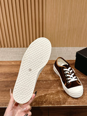 CONVERSE SNEAKER IN PENNY BROWN VELVET