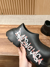 GRAFFITI THICK-SOLED CHEF SHOES IN BLACK RUBBER