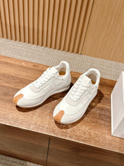 FLOW RUNNER SNEAKER IN LIGHT GRAY SUEDE AND WHITE SHEEPSKIN