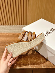 ATTITUDE WEDGE SLIDE 90MM IN BROWN ADJUSTABLE STRAPS CALFSKIN CANVAS SOLE