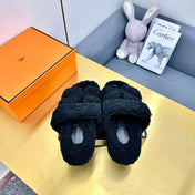 CHYPRE SANDAL IN BLACK SHEARLING