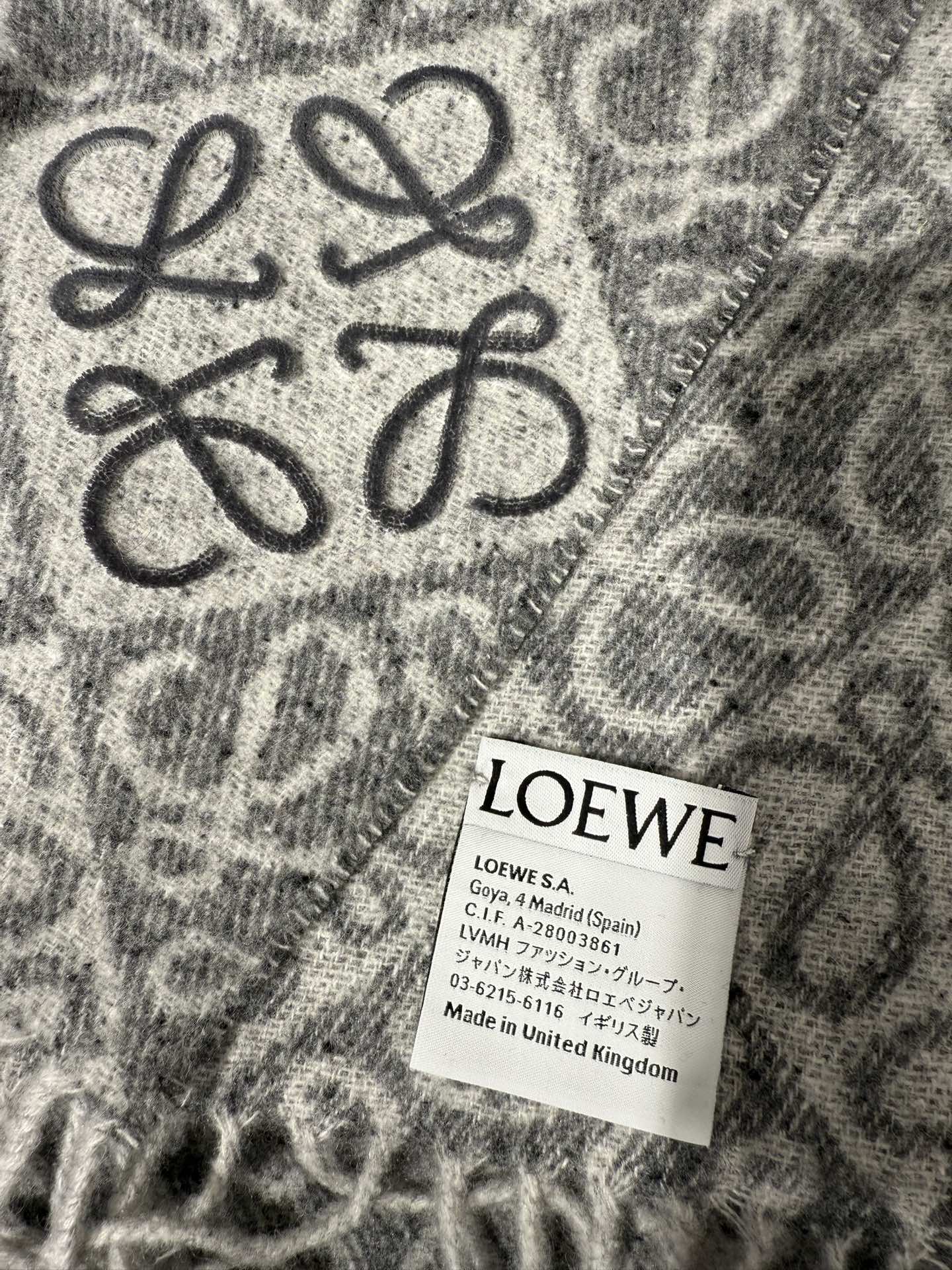 LOEWE 25S SCARF 180 IN CASHMERE WOOL 706574