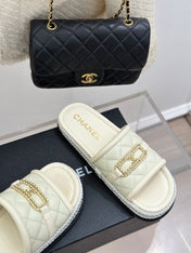 DIAMOND QUILTED CHAIN LAZY SLIPPERS IN WHITE LAMBSKIN