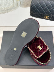 FLAT CHAIN HEART SLIPPER IN PLUM PURPLE VELVET