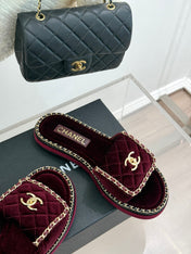FLAT CHAIN HEART SLIPPER IN PLUM PURPLE VELVET