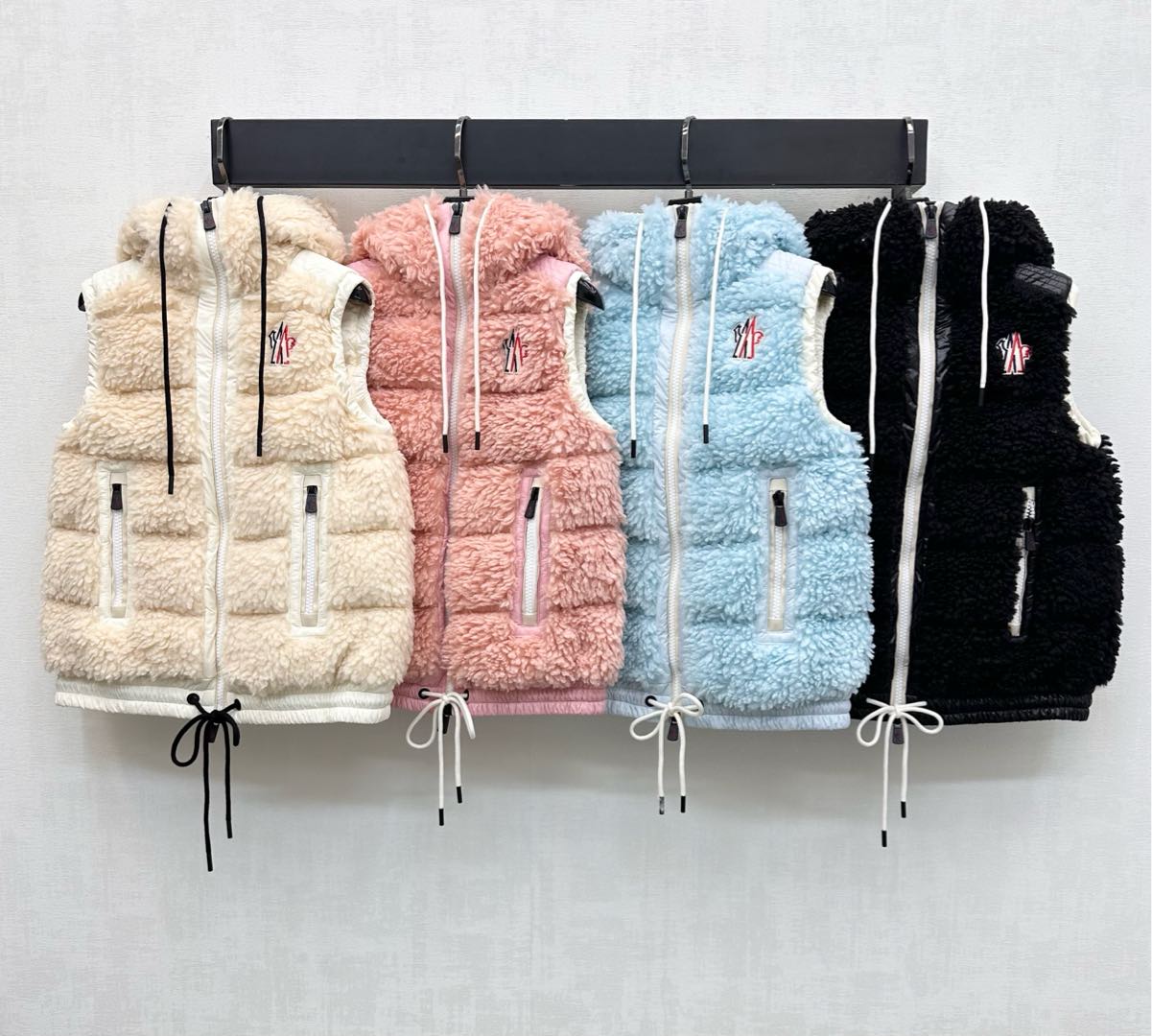 MONCLER 25S DOWN VEST IN BLACK 105