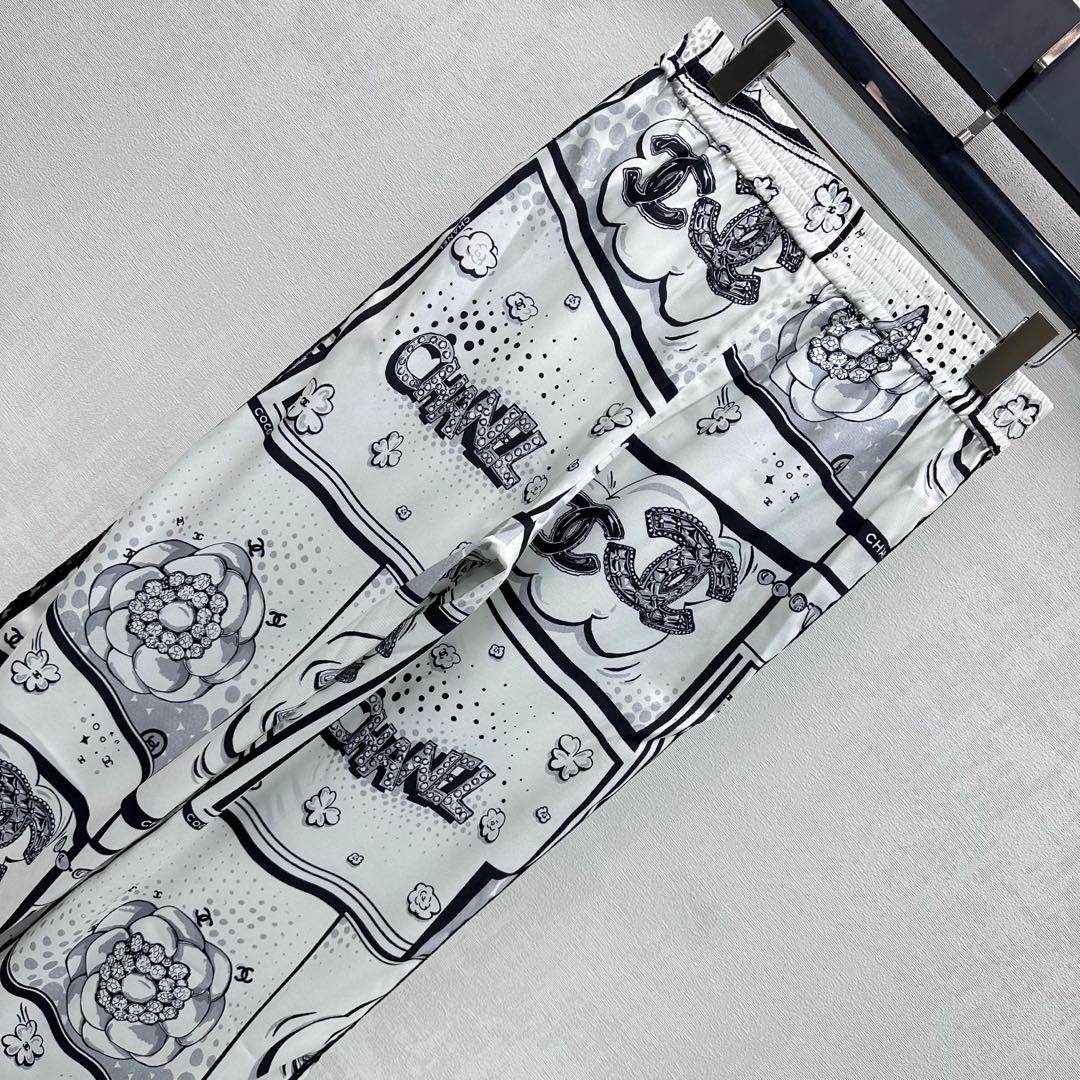 CHANEL 26S STRAIGHT-LEG PRINTED PANTS 887