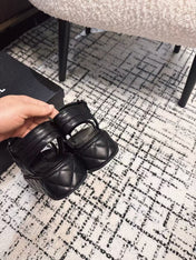 THICK-SOLED THONG SANDAL IN BLACK LAMBSKIN