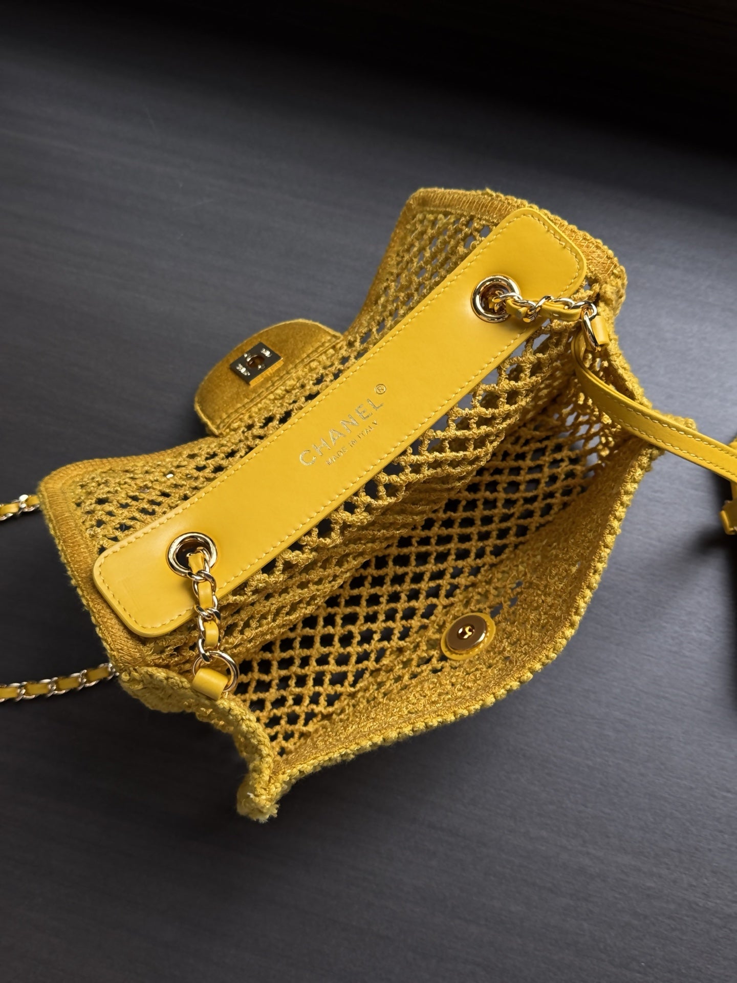 CHANEL 26S SMALL CLASSIC FLAP BAG 21 IN YELLOW OPEN-WEAVE CROCHET GOLD HARDWARE
