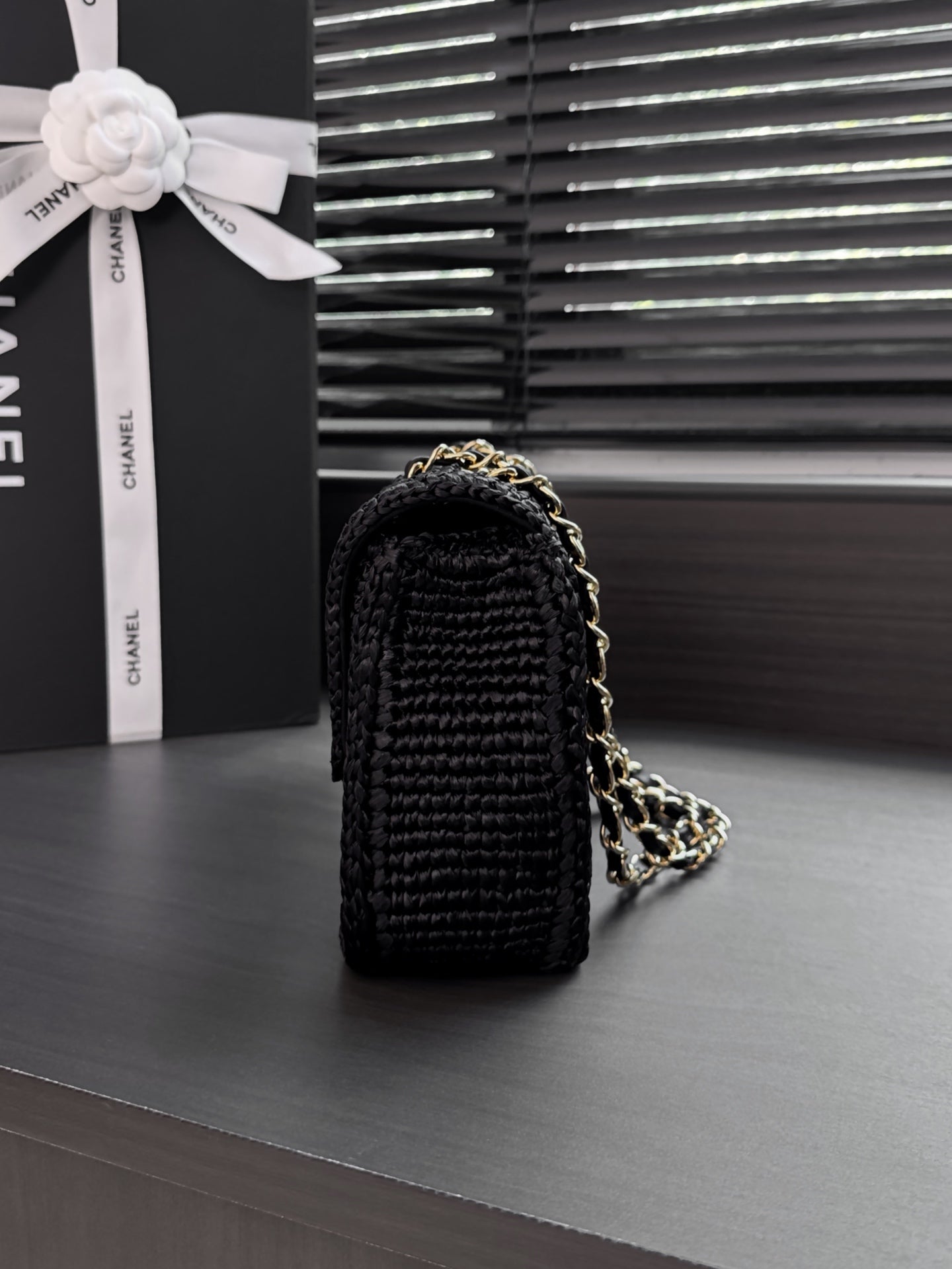 CHANEL 26S FLAP BAG 25 IN BLACK RAFFIA