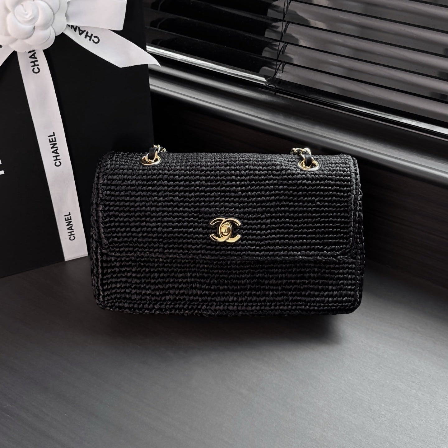 CHANEL 26S FLAP BAG 25 IN BLACK RAFFIA