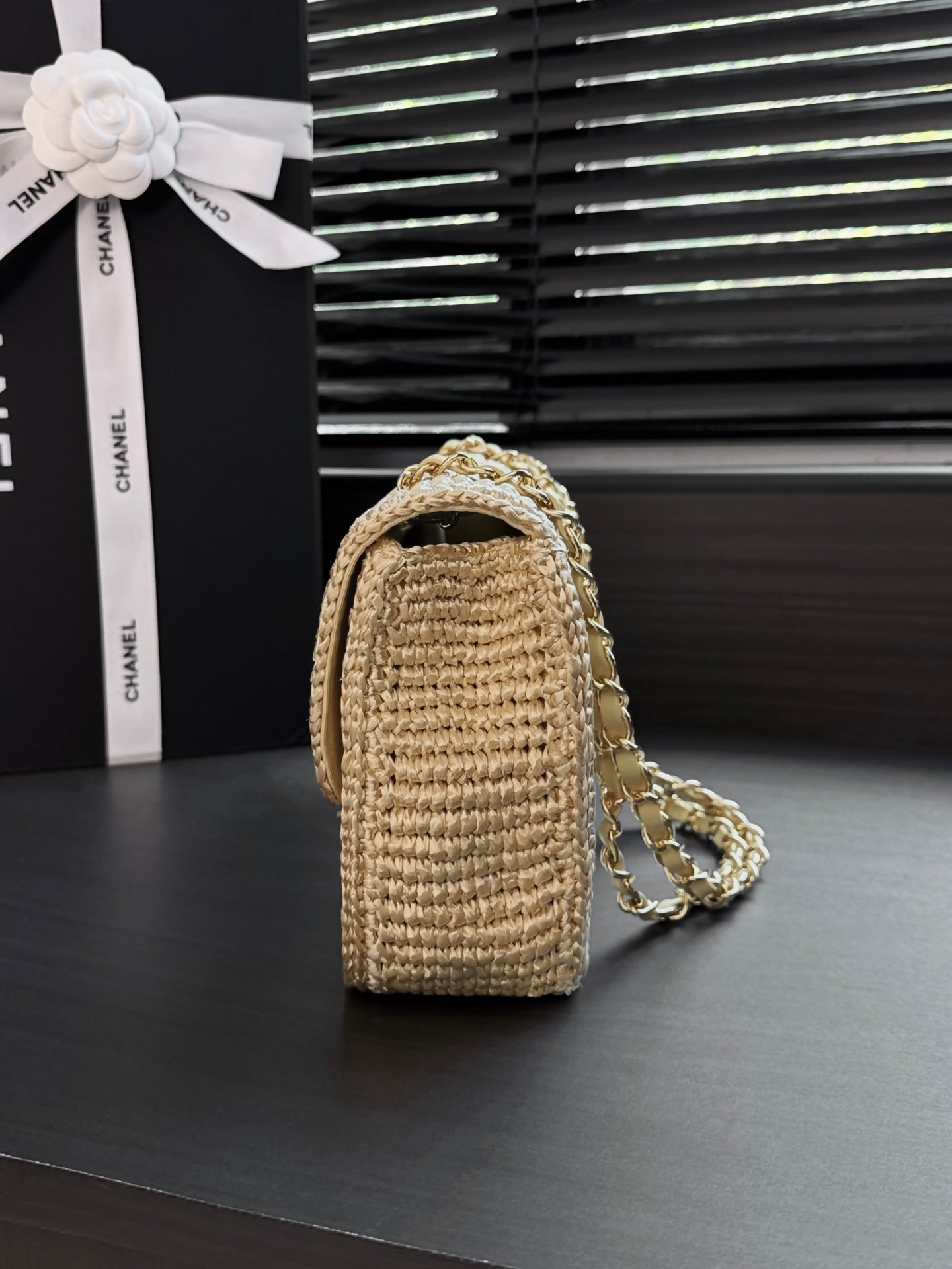 CHANEL 26S FLAP BAG 25 IN BEIGE RAFFIA