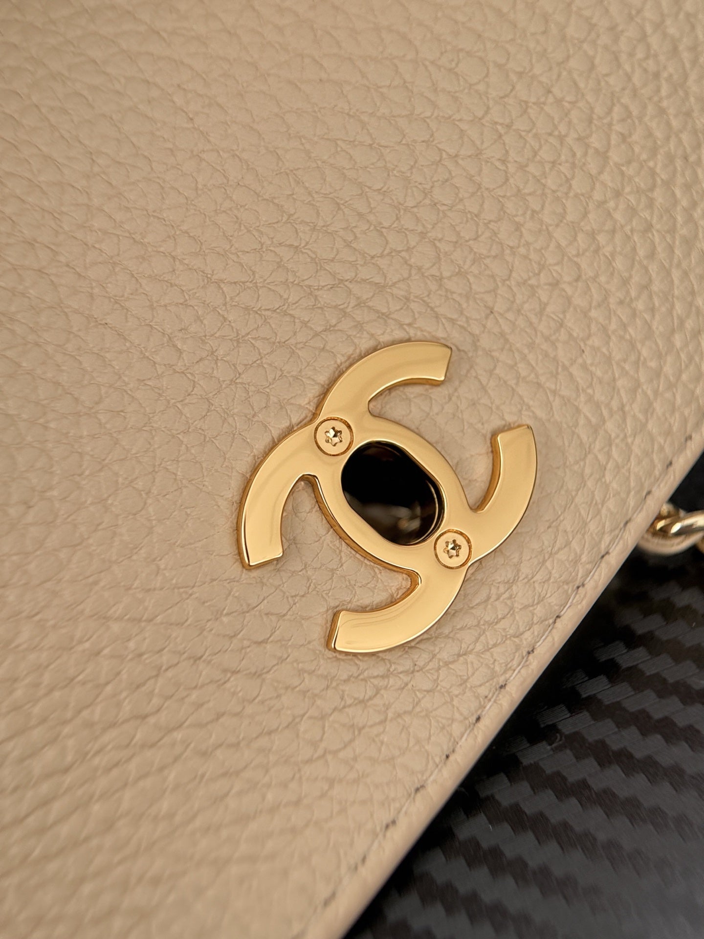 CHANEL 26S SHOULDER BAG 29 IN BEIGE GRAINED CALFSKIN