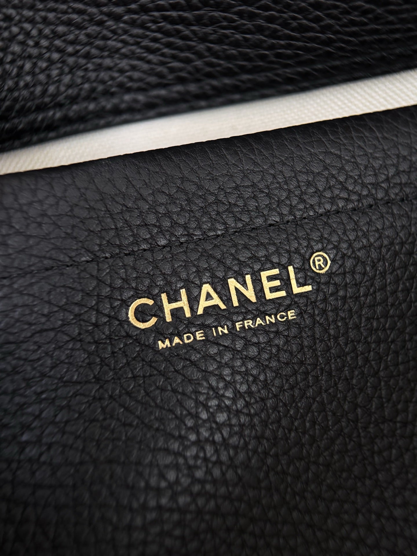 CHANEL 26S SHOULDER BAG 29 IN BLACK GRAINED CALFSKIN AND BEIGE SUEDE