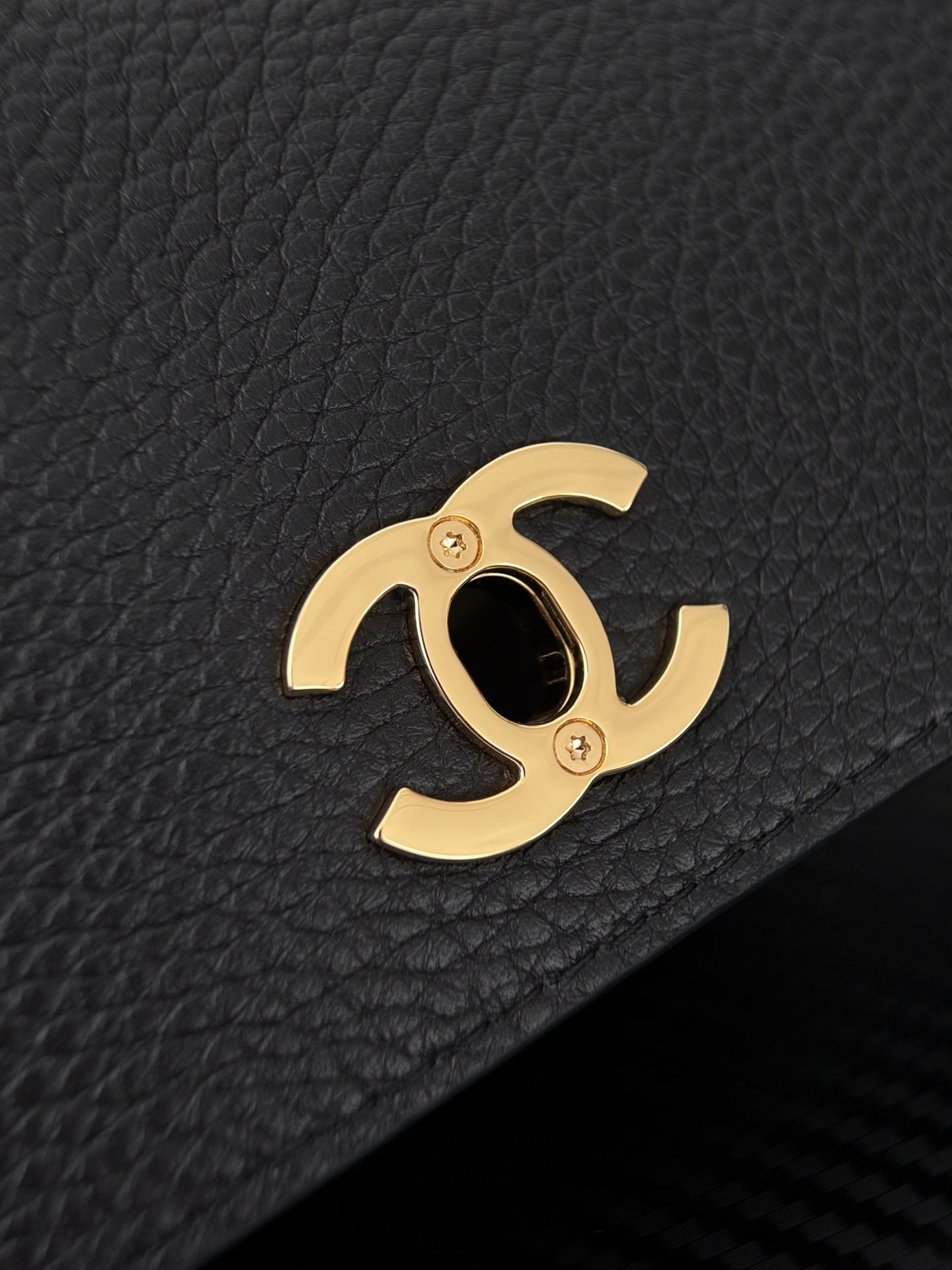 CHANEL 26S SHOULDER BAG 29 IN BLACK GRAINED CALFSKIN AND BEIGE SUEDE